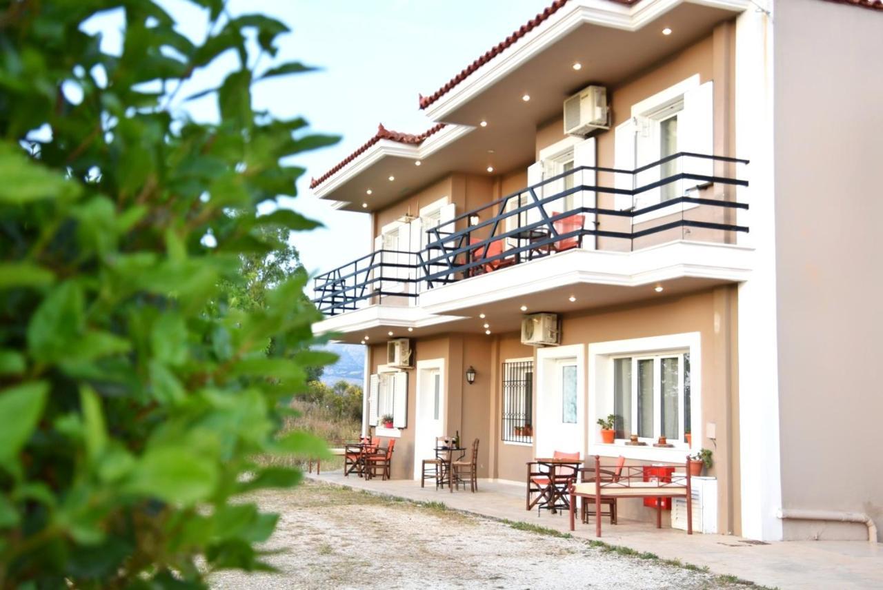 Anemomylos Apartments Lixouri Exterior foto