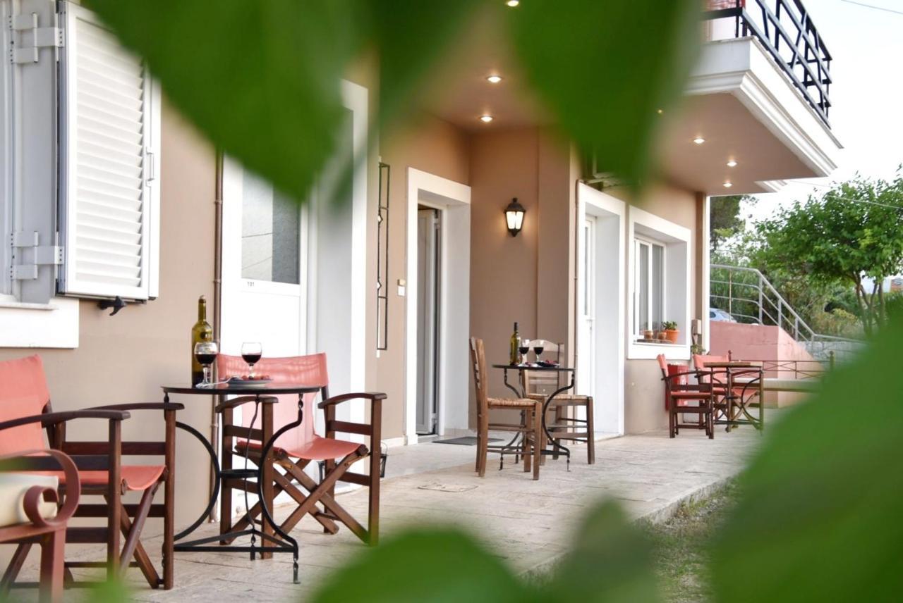 Anemomylos Apartments Lixouri Exterior foto