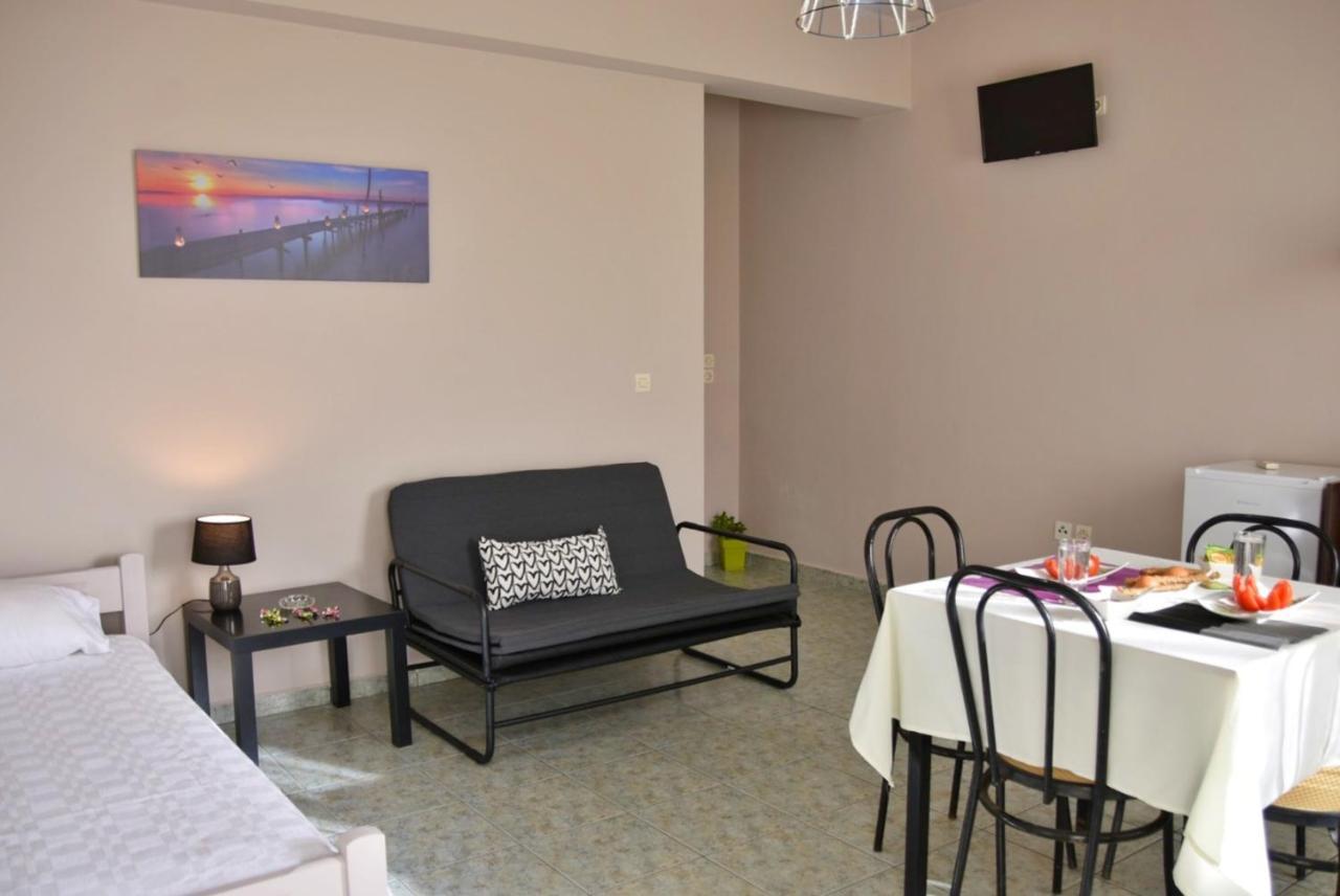 Anemomylos Apartments Lixouri Exterior foto